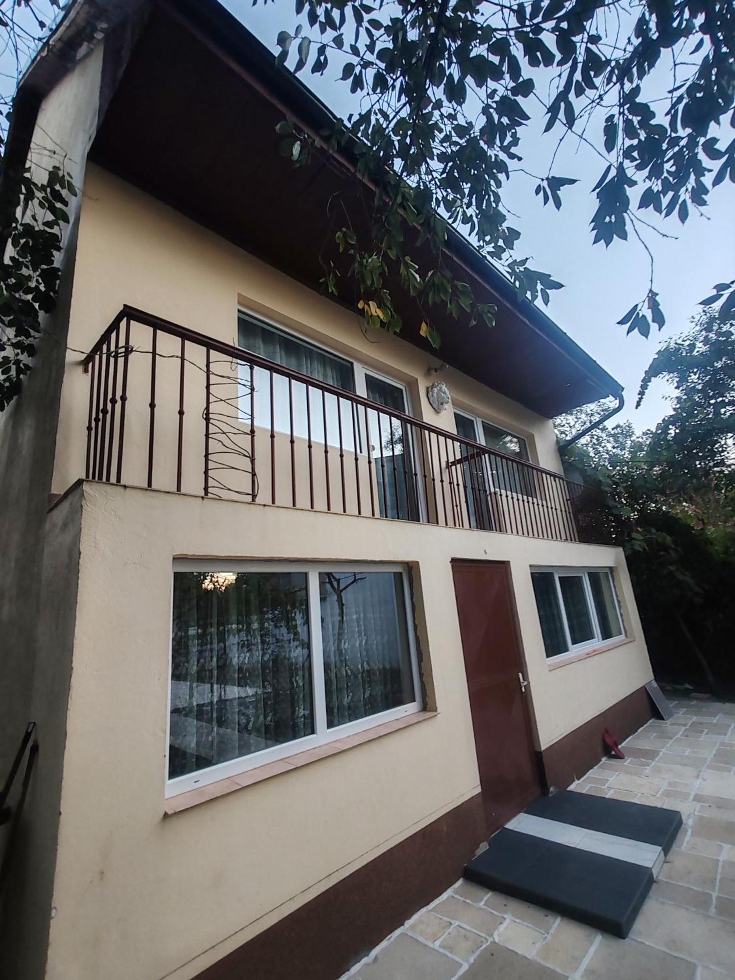 Trei Insule Home 阿拉德 外观 照片